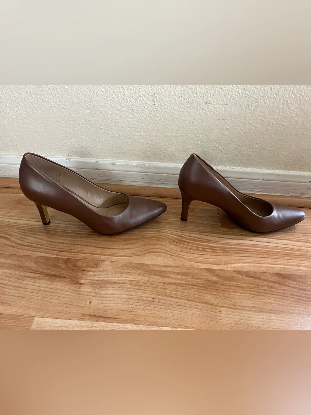 Naturalizer Brown Pointed Leather Pumps